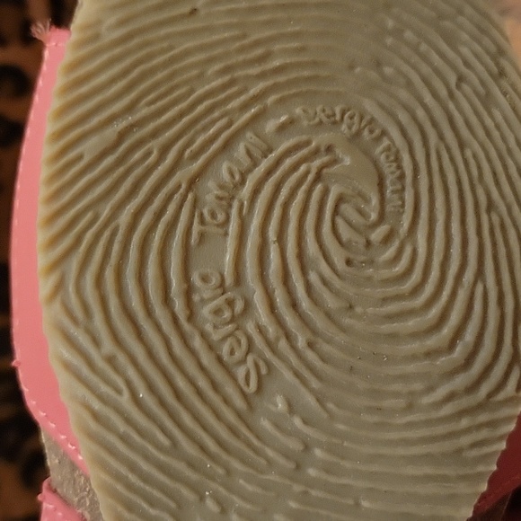 Sergio Tomani | Edina Rojo Sandals in US Size 7.5/European Size 38 - Picture 15 of 16